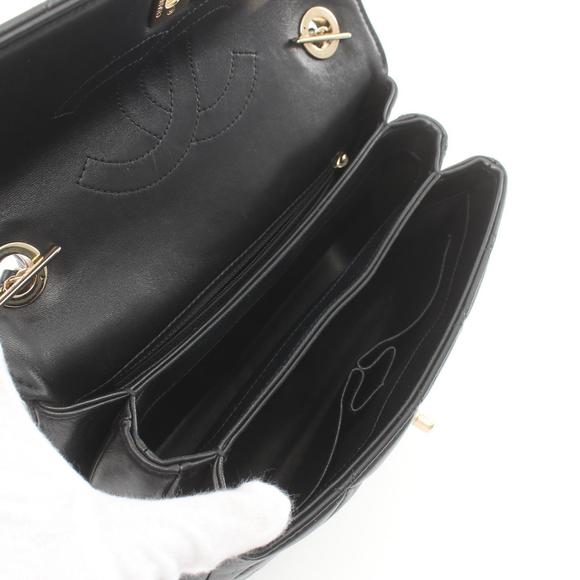 Chanel Trendy CC Handbag Lambskin Black - Picture 3 of 10